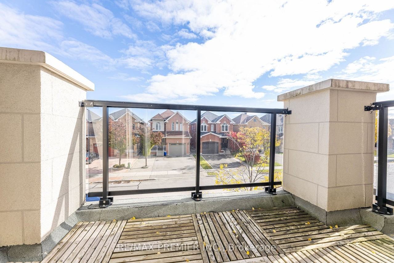 105 Kayla Crescent - Photo 6 of 11