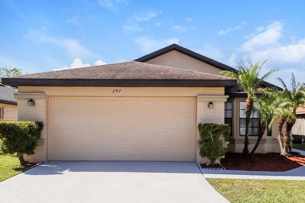 297 Chicago Woods Cir