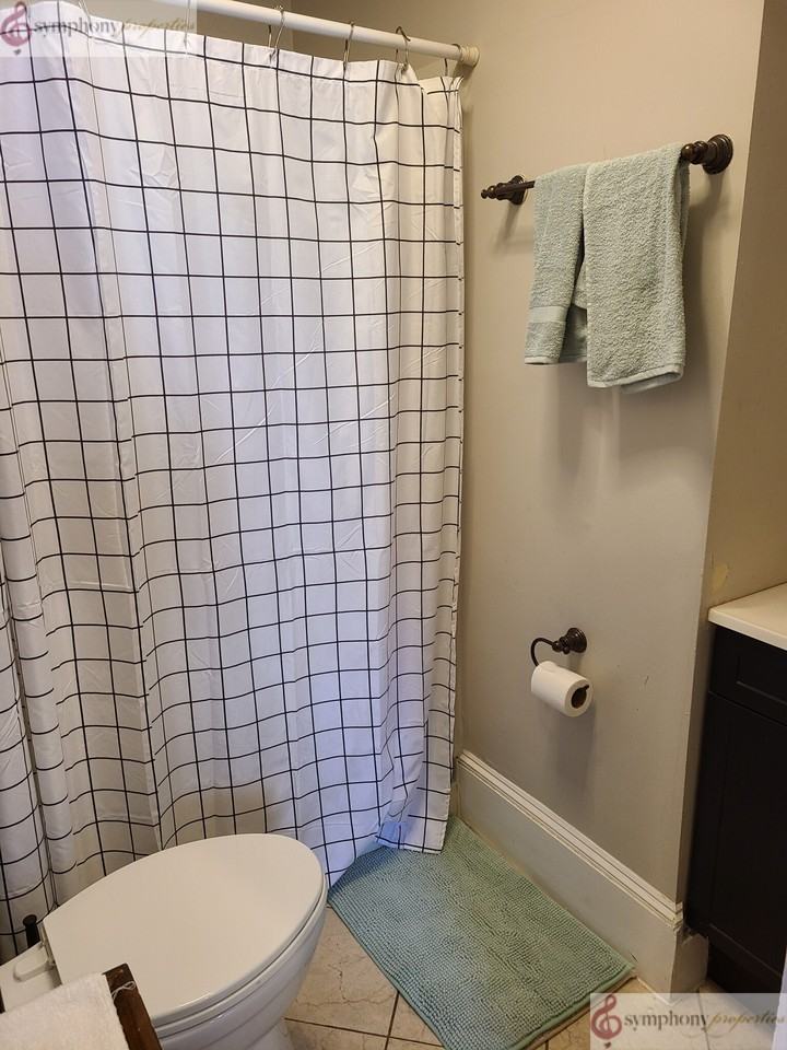 720 Parker St #1 - Photo 6 of 14