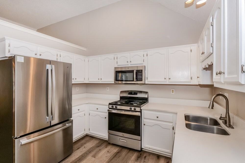 330 Avery Jordan Cv - Photo 7 of 16