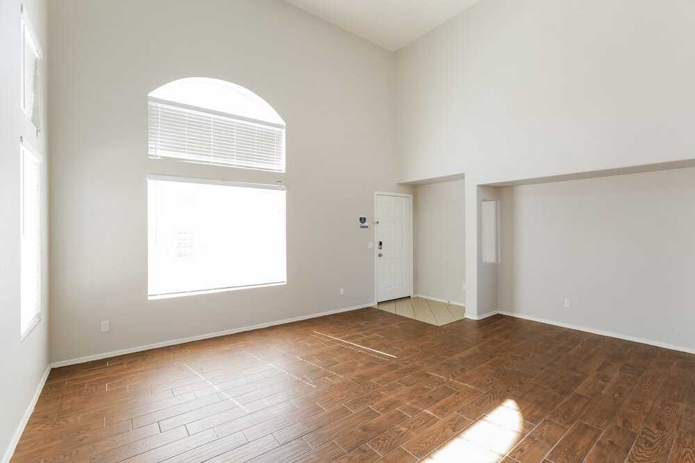 11024 W Frier Dr - Photo 6 of 17