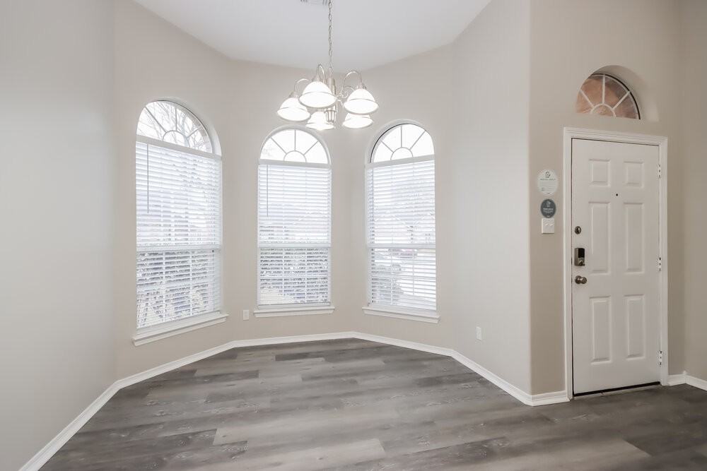 2826 Fern Hill Dr - Photo 6 of 17