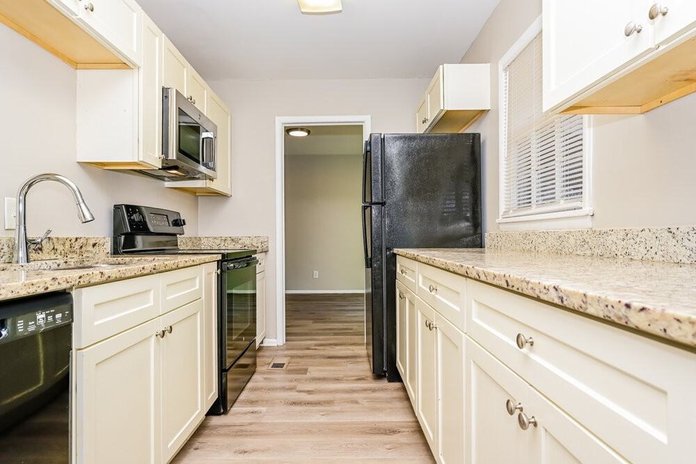 367 Lady Guinevere Way - Photo 6 of 16