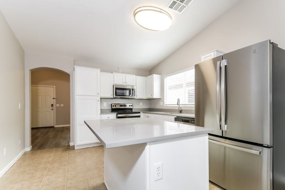 1615 E Ash Ave - Photo 6 of 16