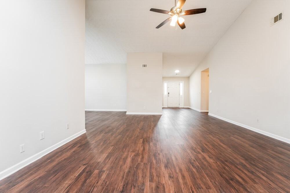 1122 Alysum Ave - Photo 5 of 19