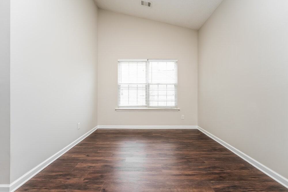 1122 Alysum Ave - Photo 7 of 19