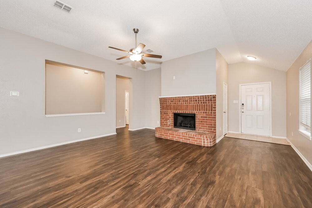 4701 Palm Ridge Dr - Photo 4 of 19