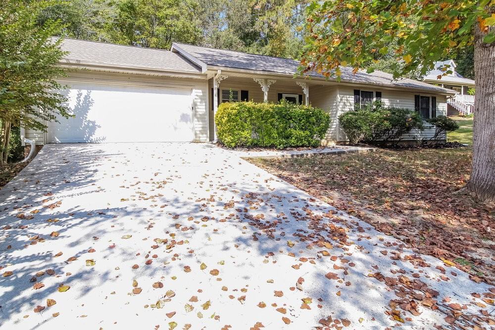 3010 Randolph Ct Ne - Photo 3 of 19