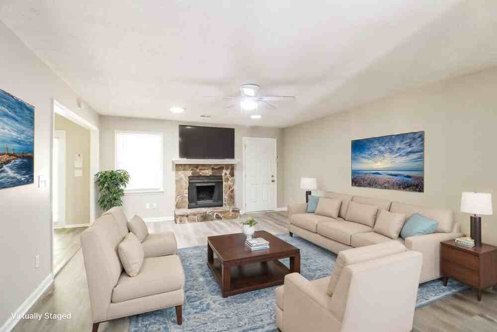 3010 Randolph Ct Ne - Photo 4 of 19