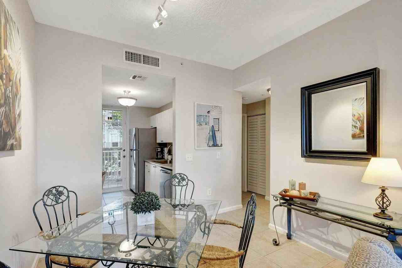 4736 Chancellor Drive - Photo 6 of 27