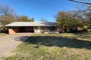 2713 S Carrier Pkwy - Photo 1 of 1