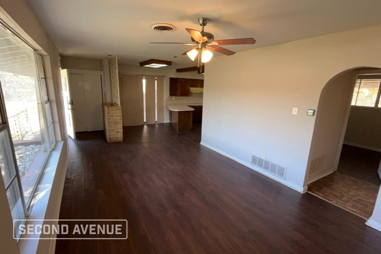 2713 S Carrier Pkwy - Photo 3 of 15