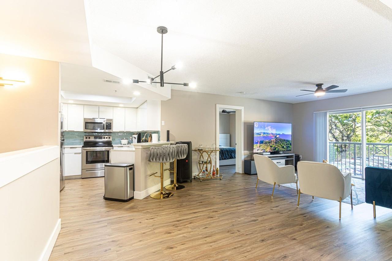 4149 North Haverhill Road - Photo 4 of 19