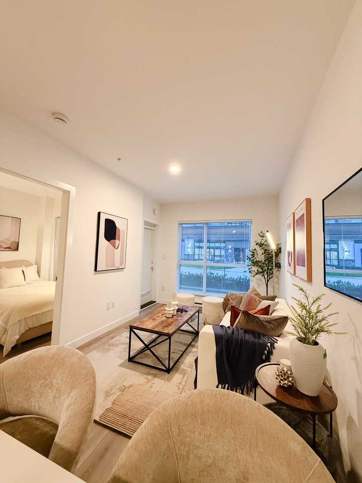 Metro - Photo 5 of 17