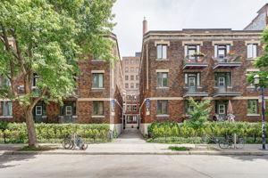 featured image of 3655 Rue Sainte-Famille