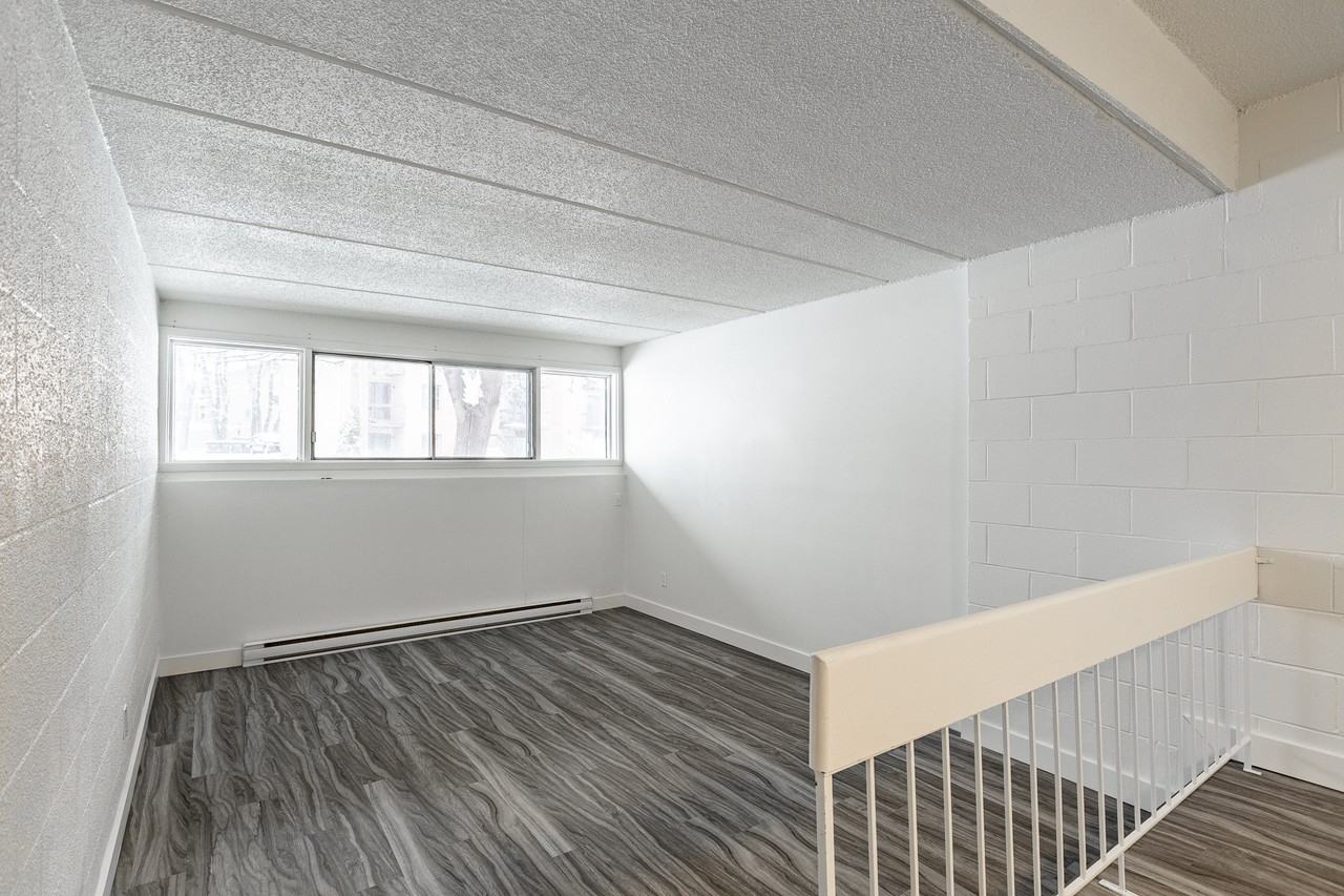 2400 Chemin Oka - Photo 6 of 11