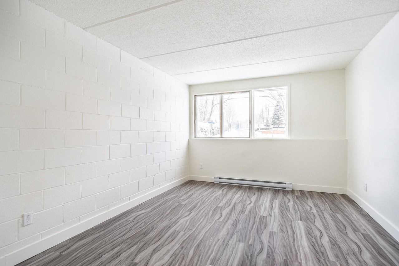 2400 Chemin Oka - Photo 7 of 11