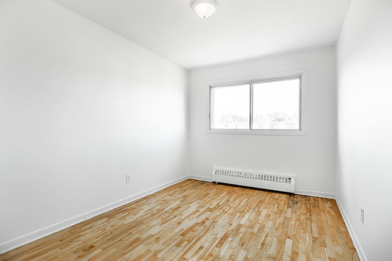 6285-6334 Sherbrooke E. - Photo 5 of 10