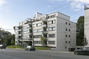 featured image of 5745 Ch De La Côte-Saint-Luc