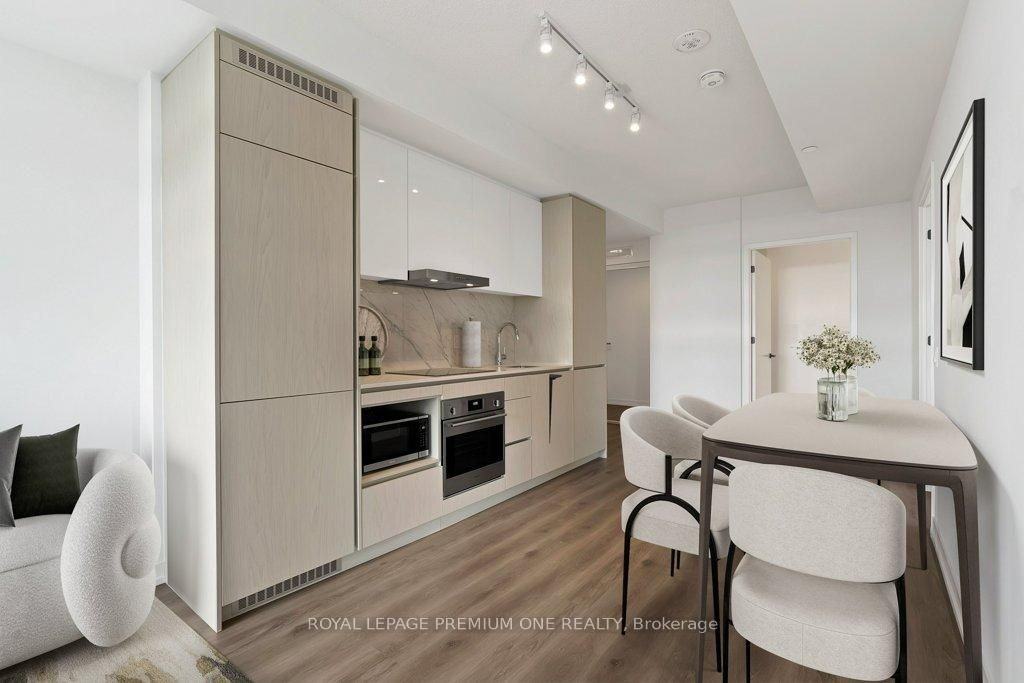 28 Interchange Way - Photo 3 of 8