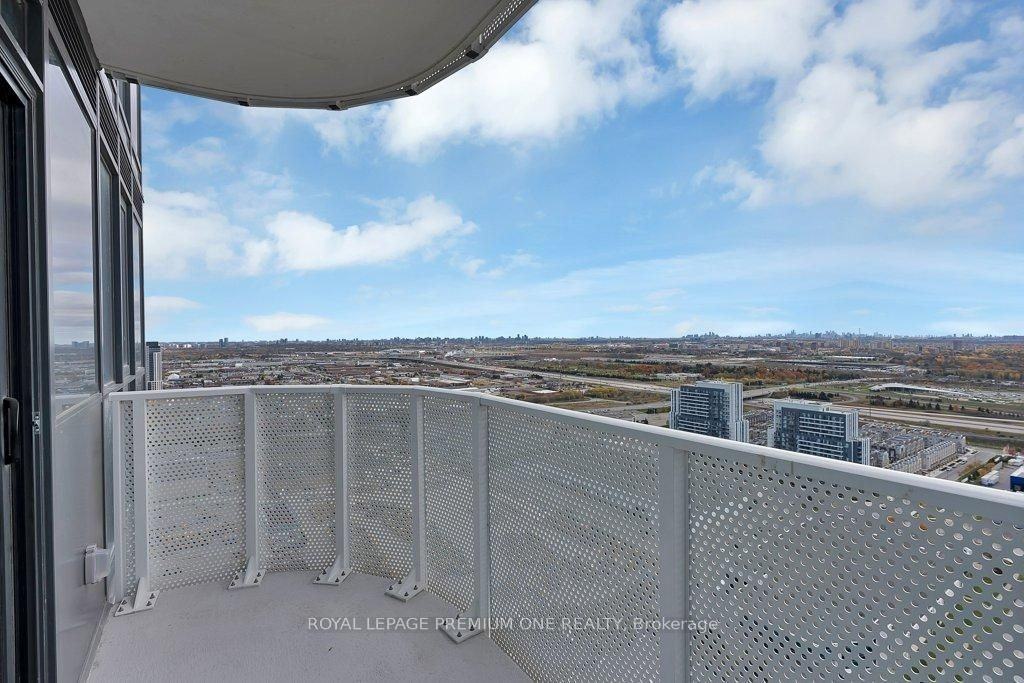 28 Interchange Way - Photo 8