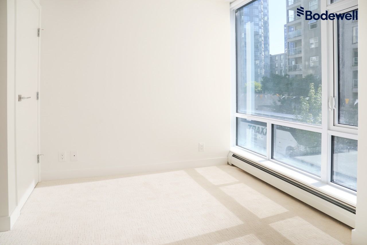 1283 Howe St - Photo 2 of 16