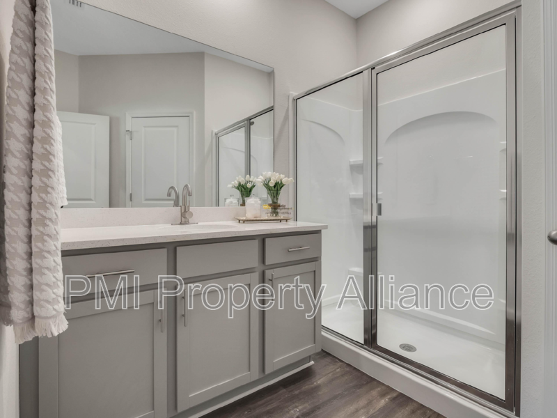 2908 Oak Park Way #B - Photo 6 of 17