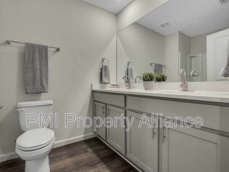 2908 Oak Park Way #B - Photo 7 of 17