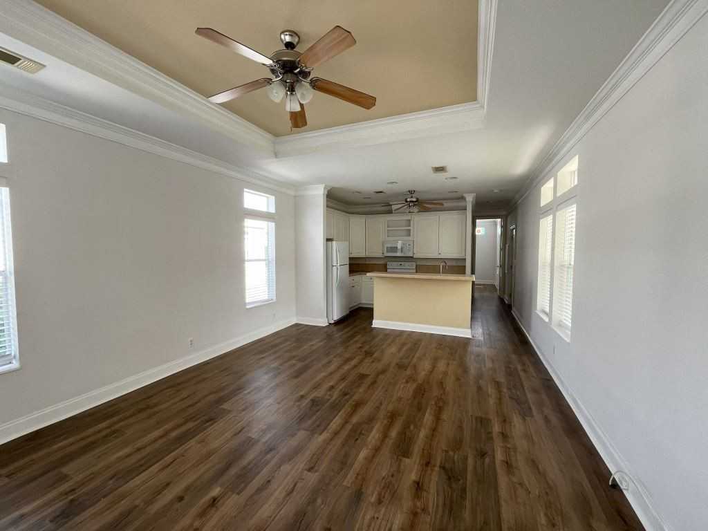 138 Forest Dr - Photo 3 of 28