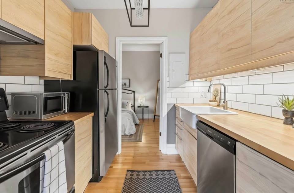 5393 Victoria Road #211 - Photo 4 of 14