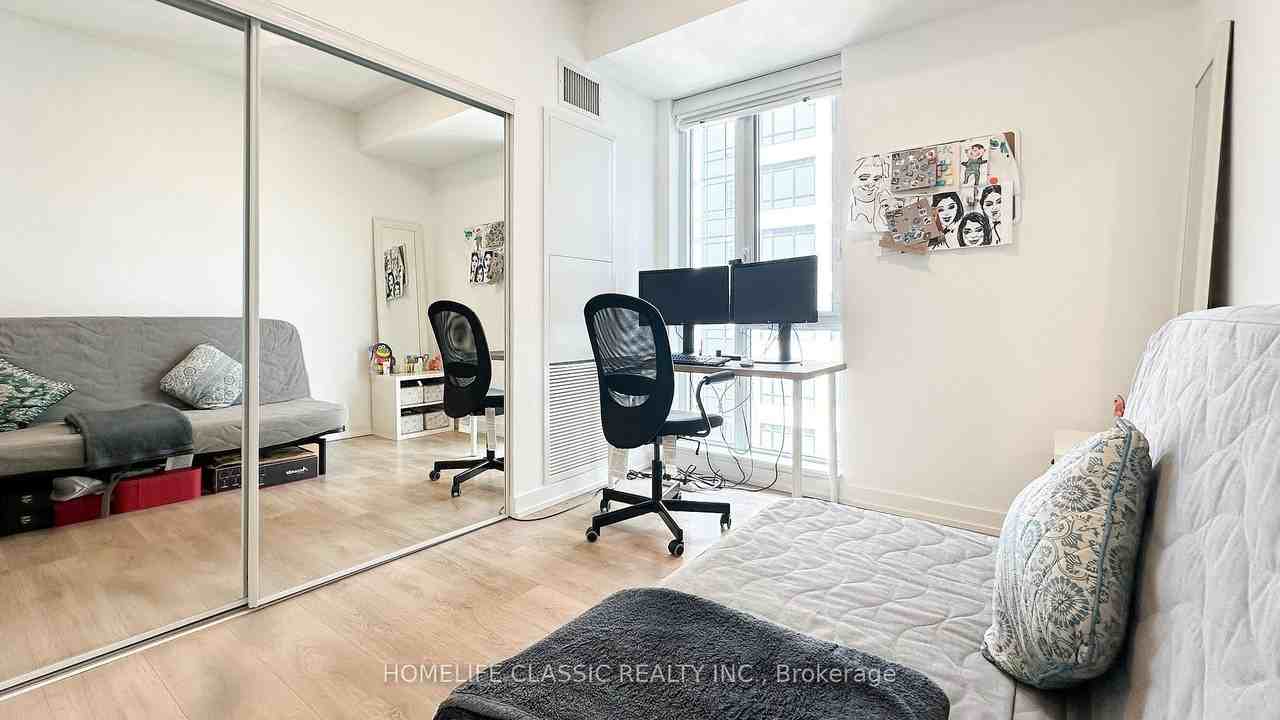 225 Sumach Street - Photo 7 of 8