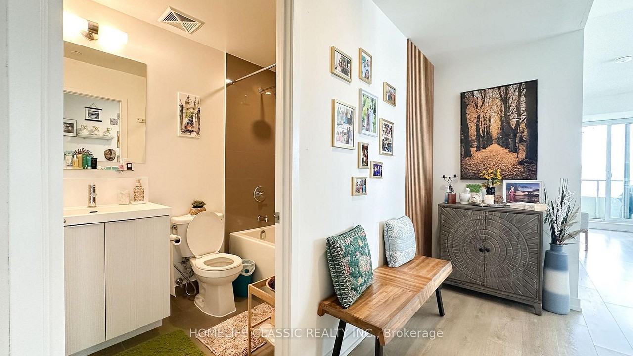 225 Sumach Street - Photo 2 of 8