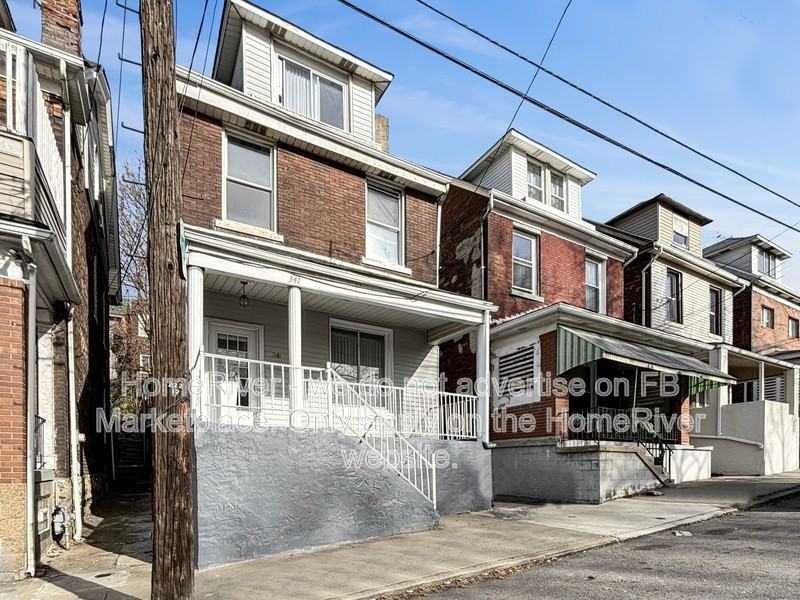 341 Lawn St - Photo 4 of 26