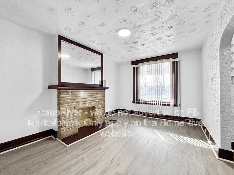 341 Lawn St - Photo 5 of 26