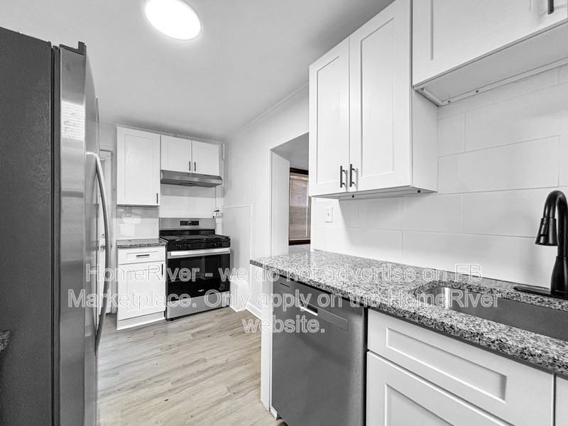 341 Lawn St - Photo 7 of 26