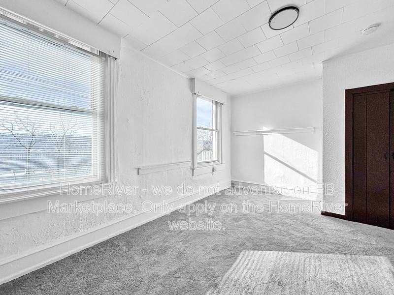 341 Lawn St - Photo 7 of 26