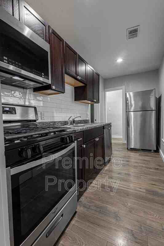 1217 W 21st St 2nd Fl - Photo 4 of 9