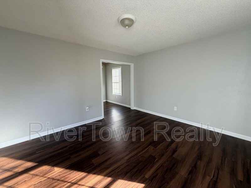 3494 Sealy Ave - Photo 2 of 15