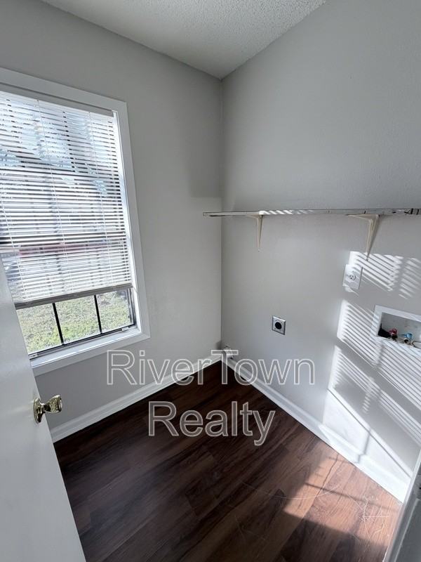 3494 Sealy Ave - Photo 6 of 15