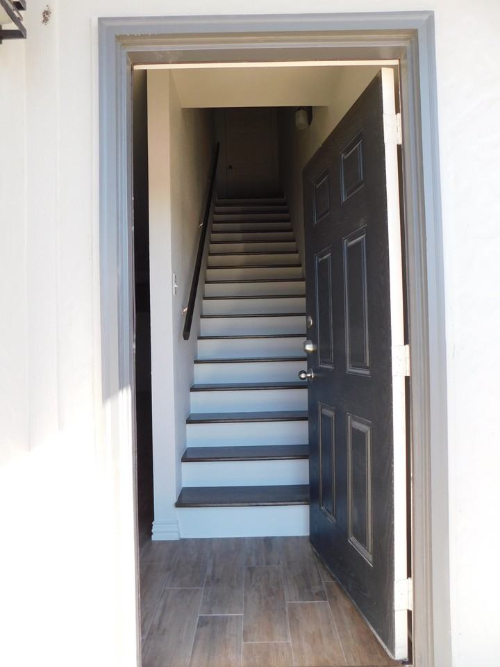 1050 Azalea Drive - Photo 2 of 7