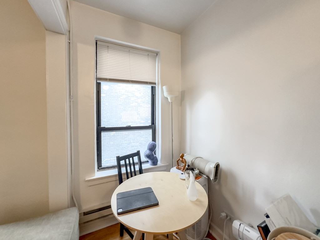 3345 N Marshfield Ave #306 - Photo 5 of 20