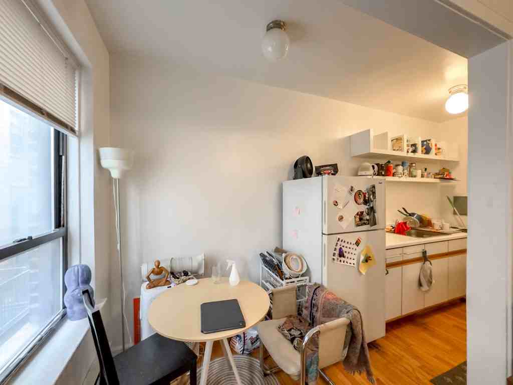 3345 N Marshfield Ave #306 - Photo 6 of 20