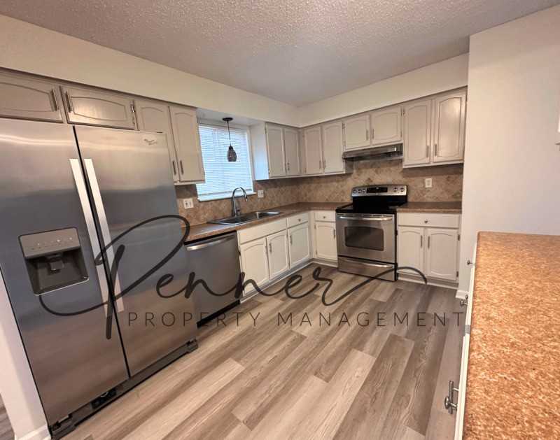 101 Sw Chicago St - Photo 4 of 15