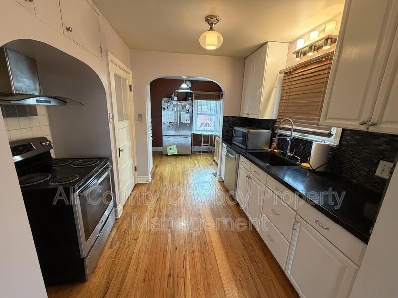 209 E 2nd Ave - Photo 3 of 12