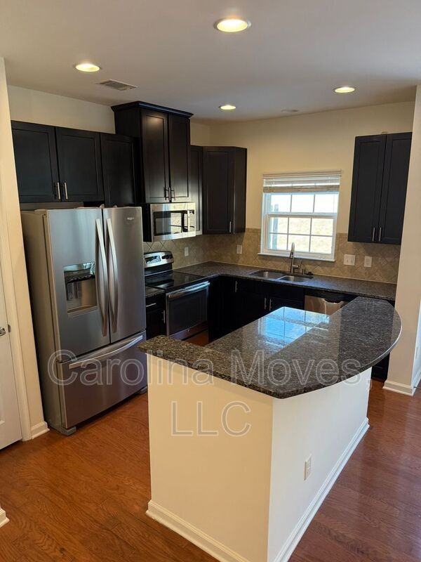 405 Christiane Way - Photo 2 of 20