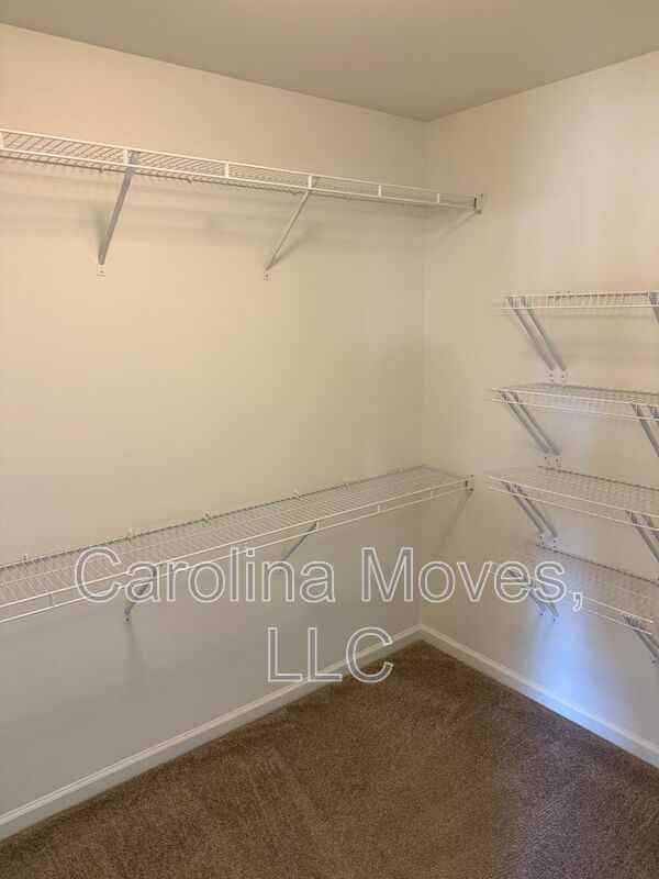 405 Christiane Way - Photo 7 of 20