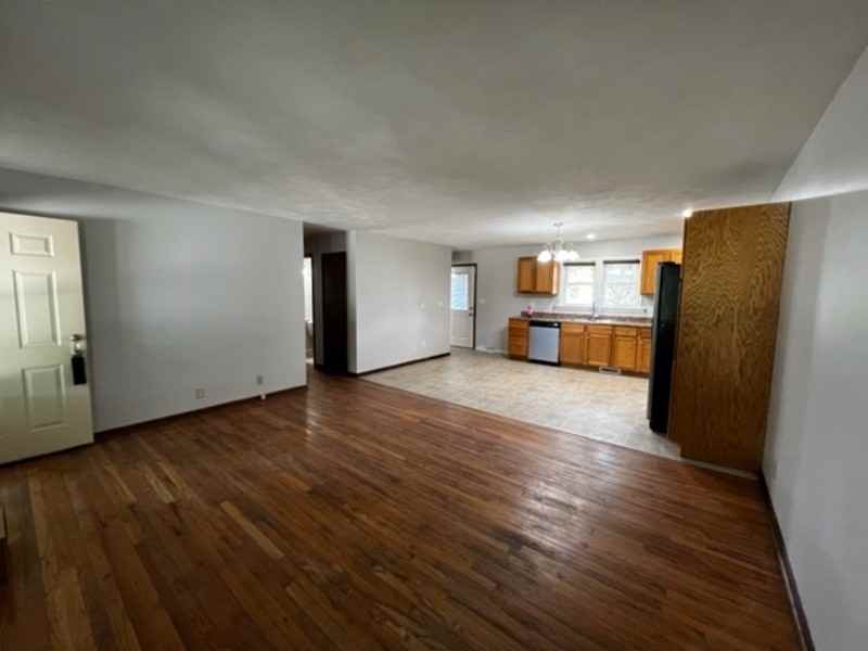 4442 Rushmore Dr Ne - Photo 5 of 14