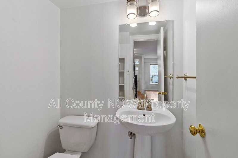 123 E St Se - Photo 5 of 42