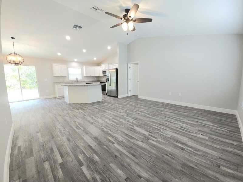 8027 N Independence Way - Photo 3 of 14