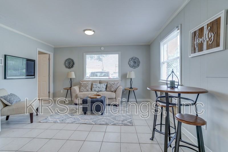 4161 Richmond Hwy #4161 - Photo 2 of 29